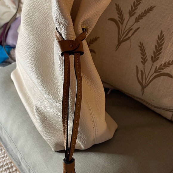 Coach Cream Embossed StageCoach Rare Bucket Coach Bag with Double Tassel Cinch - Picture 7 of 8